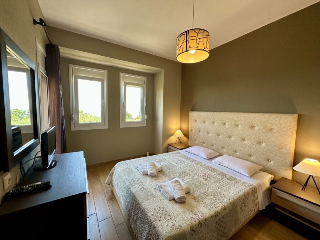 Book apartments and rooms